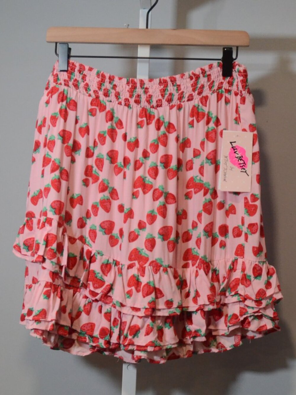 NWT Luv Betsey by Betsey Johnson 2-piece XL Strawberry Pattern Skirt & Blouse - Picture 1 of 6